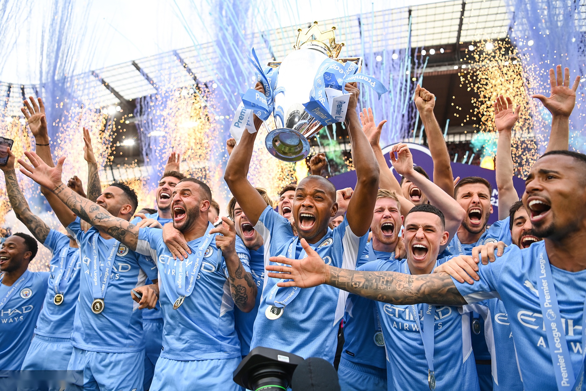 內接應同伴 內接應同伴